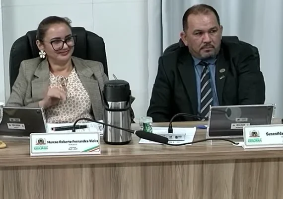 VÍDEO: vereadora reage com gesto de conotação sexual durante debate em plenário