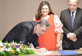 Henrique Lopes é empossado no Sindicato dos Trabalhadores da Assembleia Legislativa