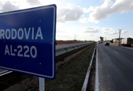 Colisão entre dois veículos deixa um morto e 4 feridos na rodovia AL-220