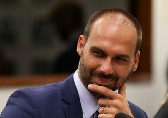 Eduardo Bolsonaro diz que é 'meta ousada demais' o confinamento até fim de abril