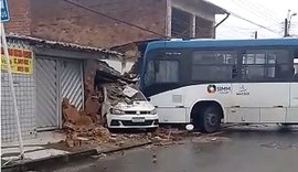 Colisão entre dois ônibus e dois carros deixa feridos no Clima Bom