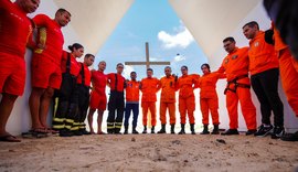 Corpo de Bombeiros de Alagoas presta homenagem a militares mortos em acidente no RS