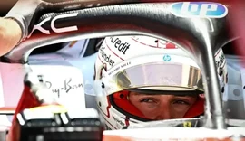 Hamilton lidera treino em Mônaco encerrado com bandeira vermelha