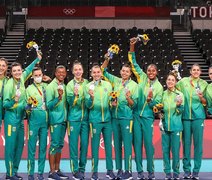 Brasil perde para os EUA e é prata no vôlei feminino em Tóquio