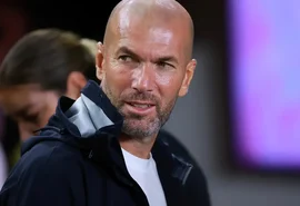 Zidane vai assinar contrato com a França ainda em julho