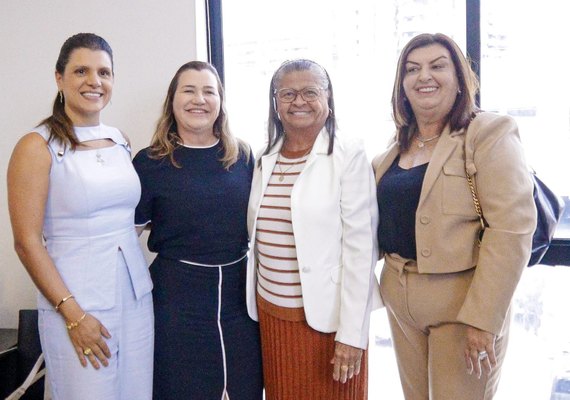 Mulheres são maioria do eleitorado, mas ainda é pequena a participação na política de AL