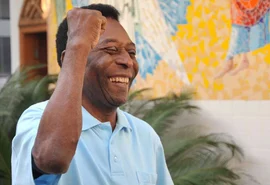 Pelé recebe alta do hospital Albert Einstein