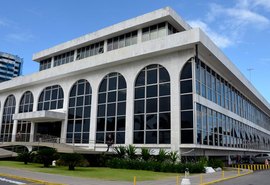 Com média de R$ 100 mil, AL lidera supersalários de conselheiros do TCE