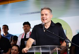 Programa de creches avança e pode gerar até 6 mil empregos, celebra Renan Filho