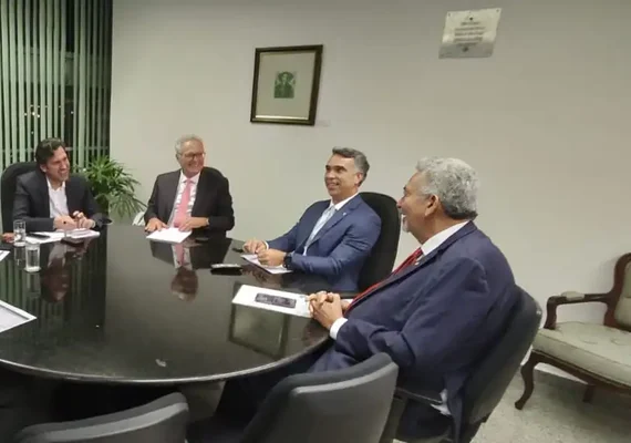 Paulão vira coordenador da bancada e define critérios para cargos federais em AL