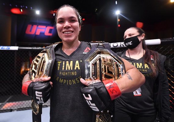 Amanda Nunes vence Felicia Spencer por pontos no UFC 250