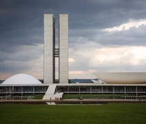 Congresso amplia fundo eleitoral para R$ 4,9 bilhões em 2026