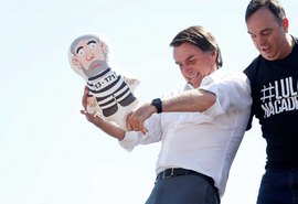 Vamos entupir a cadeia de bandido, diz Bolsonaro