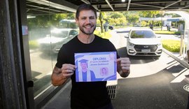 Jonas eliminado do BBB 26 recebe diploma simbólico e elogia Ana Paula