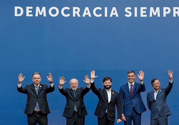 Lula e outros líderes convocam instituições em defesa da democracia