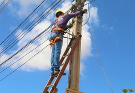 Mais uma região de Arapiraca é contemplada com reordenamento de fios e cabos de internet