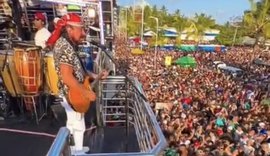 Bell Marques atrai multidão durante show em Maceió