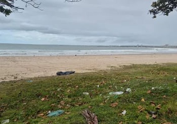 Corpo de homem é encontrado na Praia da Avenida, em Maceió