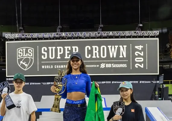 Rayssa Leal vence no fim e se torna tricampeã mundial de skate street