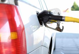Preço médio da gasolina aumenta e atinge R$ 4,22