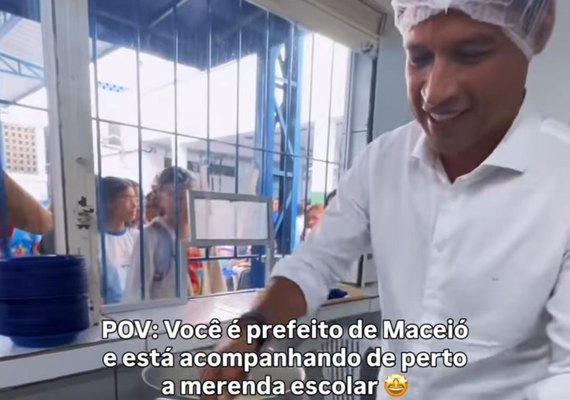 Rodrigo Cunha participa de distribuição de merenda para alunos