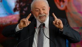 Lula deixa assinado reajuste do salário mínimo para R$ 1.412 em 2024