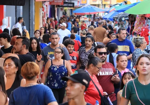 Fim de ano altera funcionamento de serviços e comércio na capital