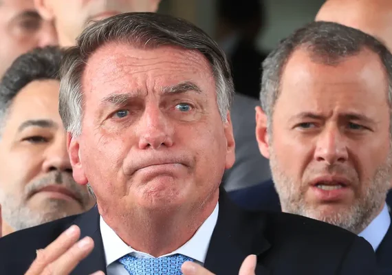 Golpe: após live na UTI, STF intima Bolsonaro em hospital de Brasília