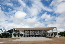 Decisão que pode ampliar alcance do foro privilegiado é adiada