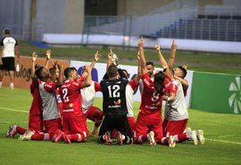 CRB prorroga contrato de oito jogadores