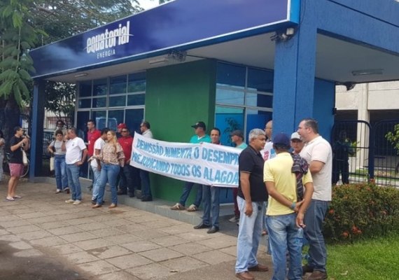 Funcionários da Equatorial protestam contra demissões em massa