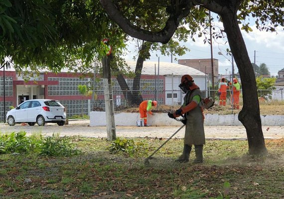 Força-tarefa de limpeza e iluminação revitaliza dependências da SMTT