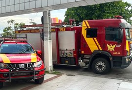 Incêndio é provocado por paciente psiquiátrico, no bairro do Benedito Bentes