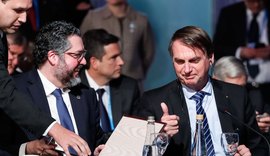 Governo quer reduzir alíquota do IR para máximo de 25%, diz Bolsonaro