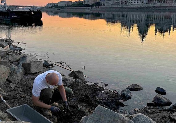 Águas baixas do Danúbio revelam restos de soldados alemães da 2ª Guerra