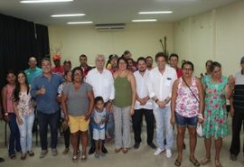 Prefeitura entrega boletos quitados de dívidas de agricultores nesta segunda (18)