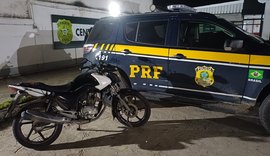 PRF recupera carro furtado e apreende moto adulterada em Alagoas