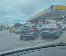 Motoristas formam filas em postos de Maceió; gasolina comum chega à R$ 7,00