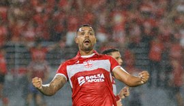 Mikael confirma permanência no CRB e mira acesso à Série A: “Um sonho”