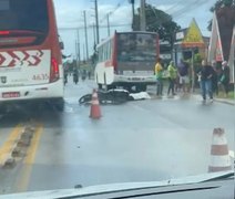 Motociclista morre após queda e atropelamento em acidente na Serraria