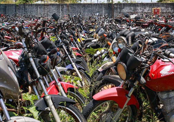 Detran Alagoas leiloa mais de 4 mil veículos inservíveis em julho