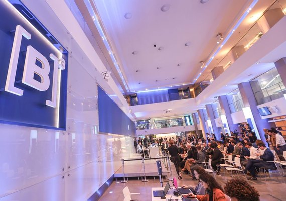 Bolsa volta a bater recorde e encosta nos 190 mil pontos