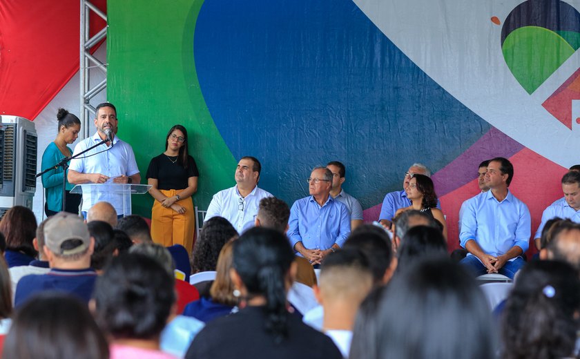 Governador inaugura obras e entrega equipamentos no município de Capela