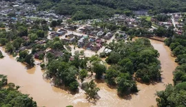 Chuvas obrigam mais de 8,6 mil a deixarem suas casas em todo o país