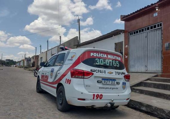 Família encontra homem morto após identificarem carro abandonado em reportagem