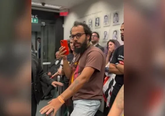 Homem que chamou deputada de 'feia' e 'horrorosa' em sessão no Congresso é indiciado