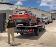 Agentes do DMTT encontram e recuperam carro roubado na Ponta Verde