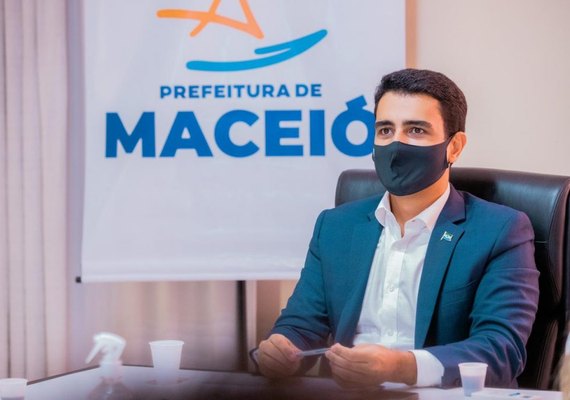 Salário de dezembro e 13º de servidores já estão na conta, diz JHC