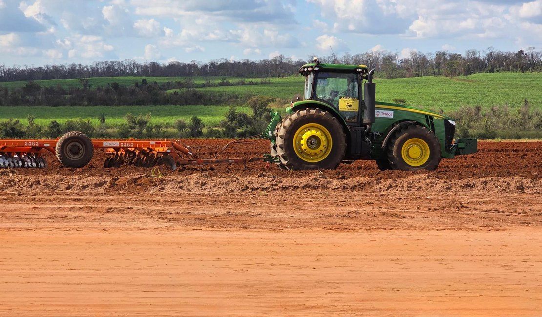 Teste com tratores autônomos gera ganhos como redução de consumo de diesel