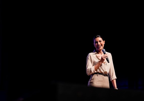 Cíntia Chagas chega a Maceió com a palestra “Oratória para Redes Sociais”